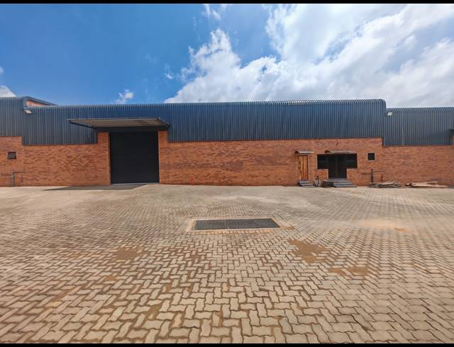1,162M² WAREHOUSE TO LET IN ORMONDE